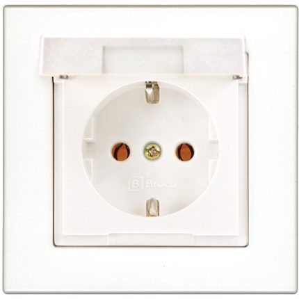 Socket Outlet With Hinged Cover